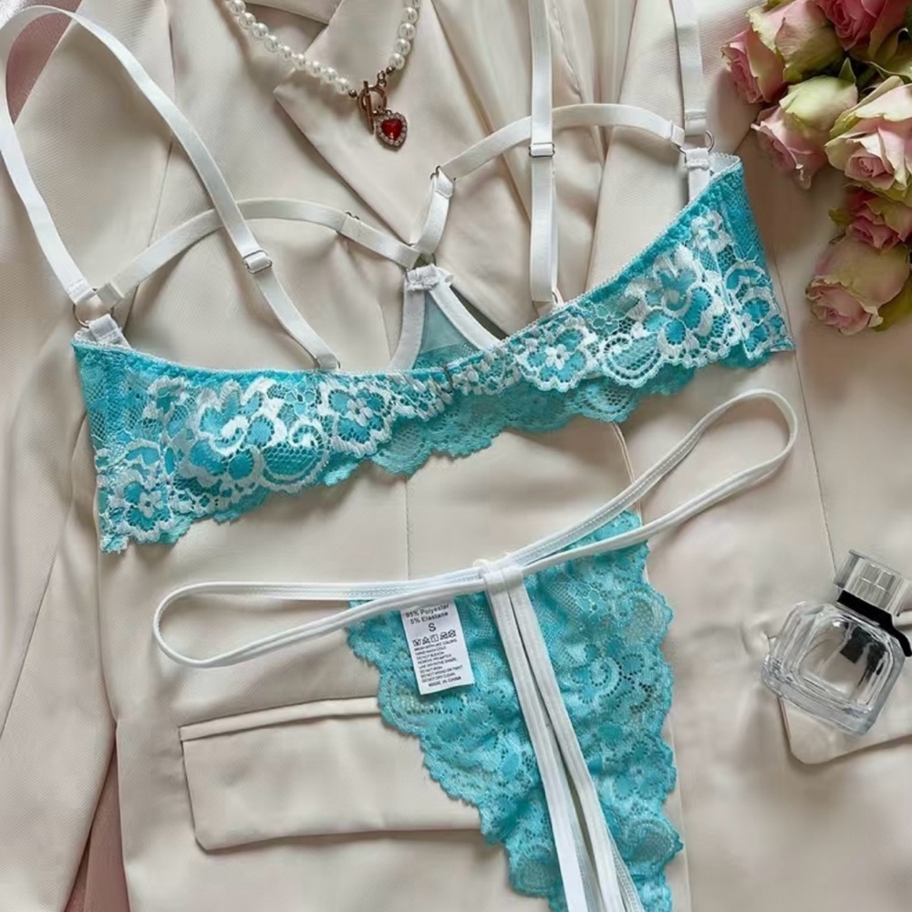 💛Beautiful Floral Lace Open Bust Bra & Sexy Matching Open Thong Set - Picture 2 of 10